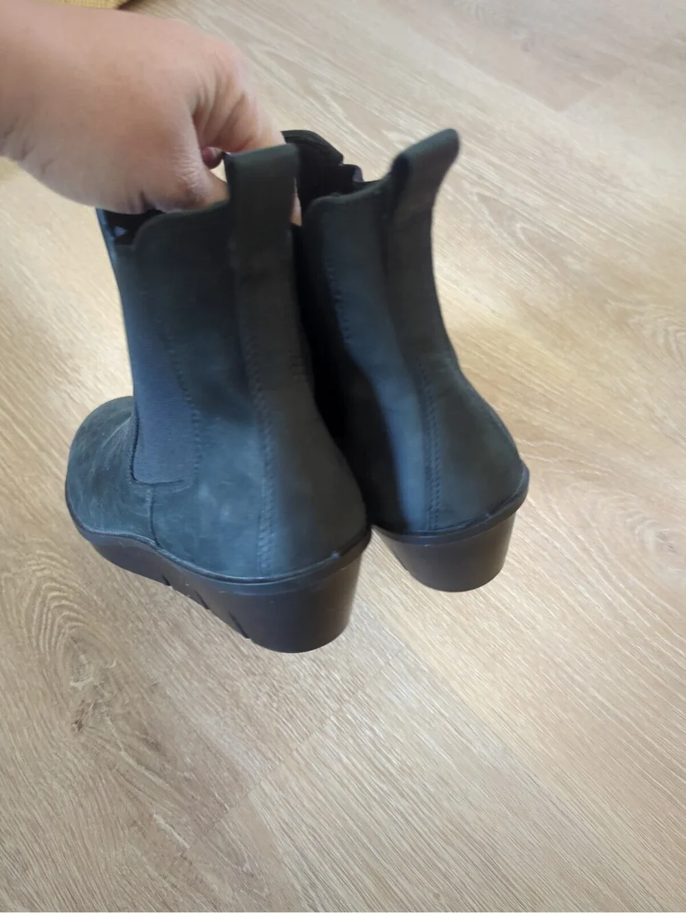 Ecco Skyler Chelsea Boots Black Ankle Booties Leather Wedge Size 40 EU 9-9.5 US